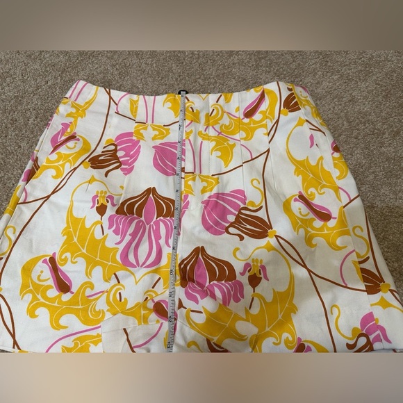 NWT Zara Pleated High Waisted Floral Shorts Size M - Picture 9 of 9